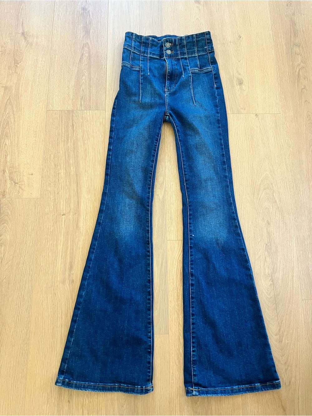 We The Free  High Rise Flare Pin-tuck  Jeans Flare Jeans Size 26